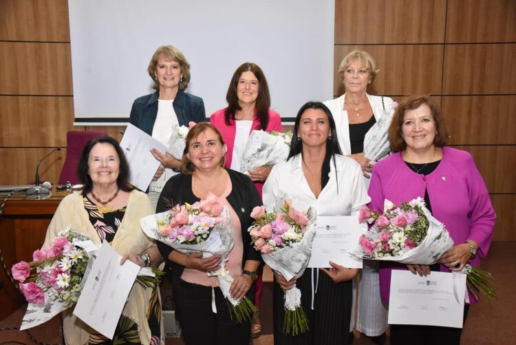 RECONOCIMIENTO A 9 MUJERES EJEMPLO Y FUENTES DE INSPIRACIÓN